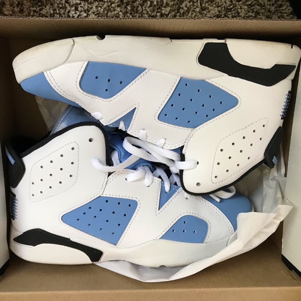 Kids retro 6 Jordan’s size 1 Y worn once for Easter like brand new